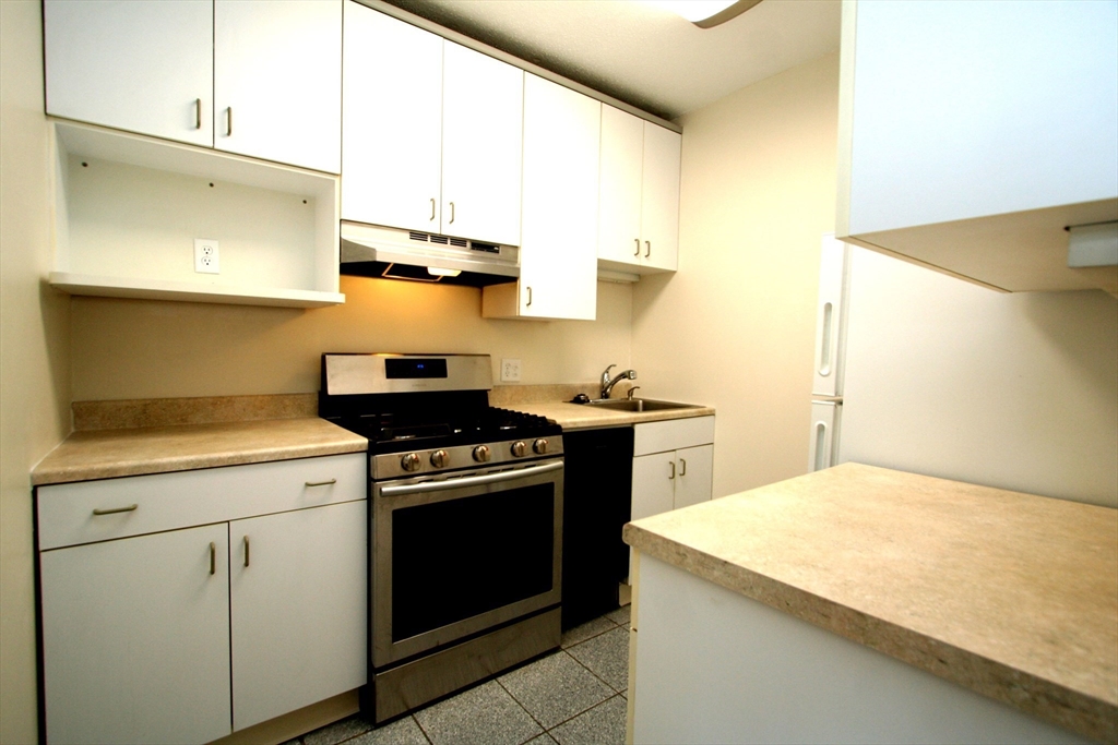 65 East India Row # 5D