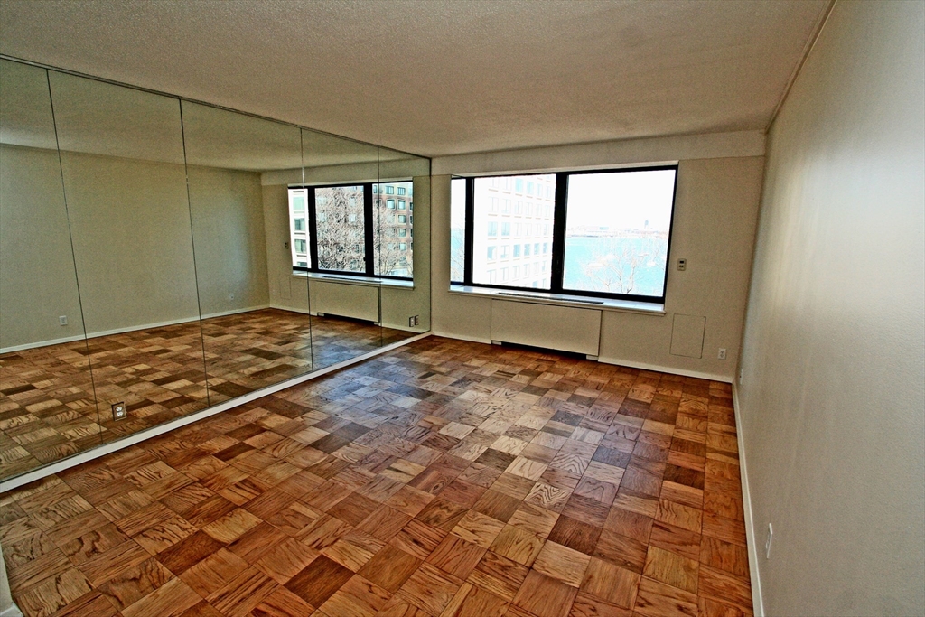 65 East India Row # 5D