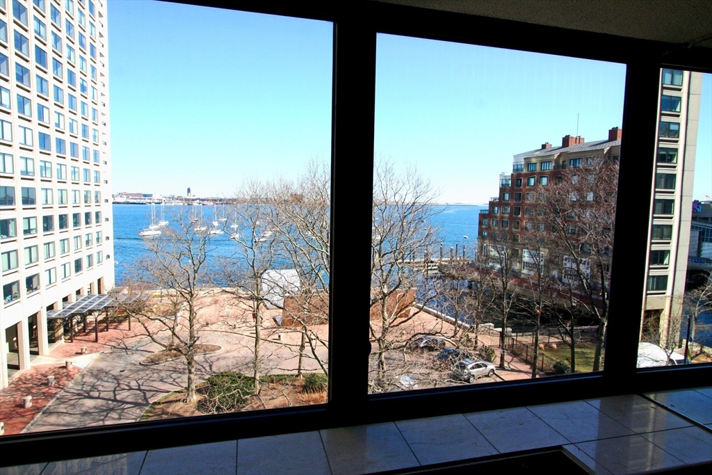 65 East India Row # 5D