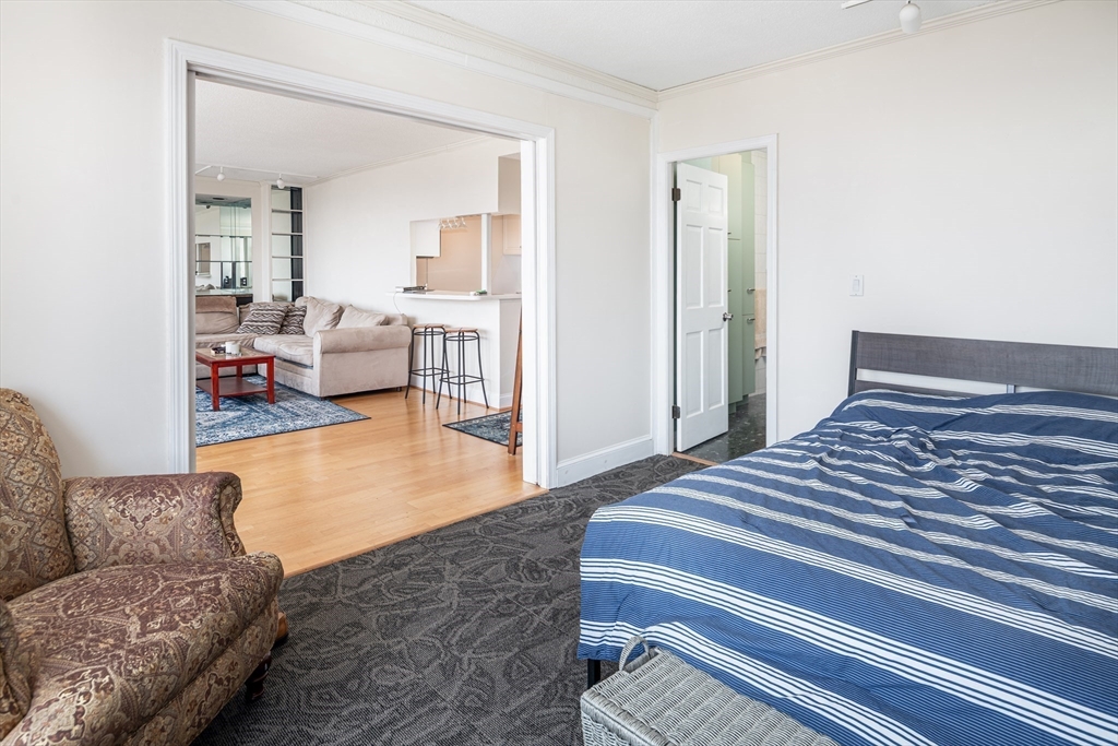 85 East India Row # 40E