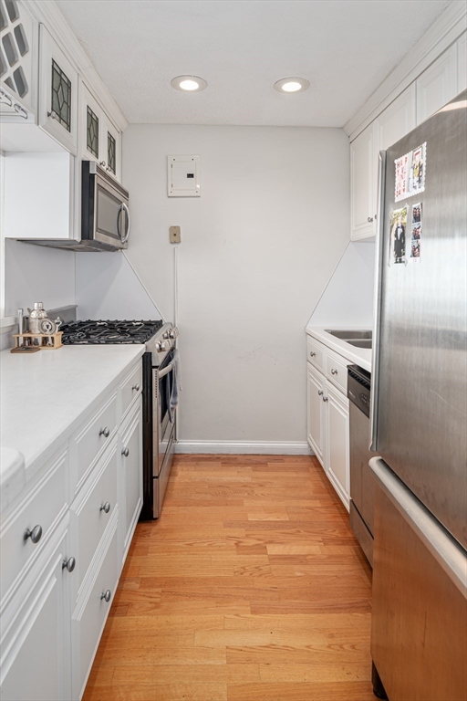 85 East India Row # 40E
