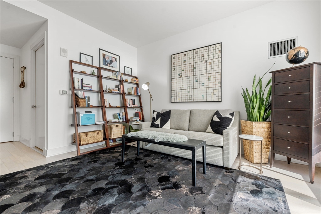 500 Atlantic Avenue # 16L