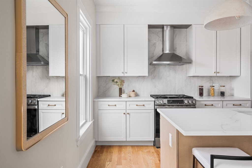 16 Harbor View St # 2