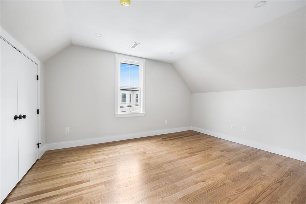 16 Harbor View St # 2