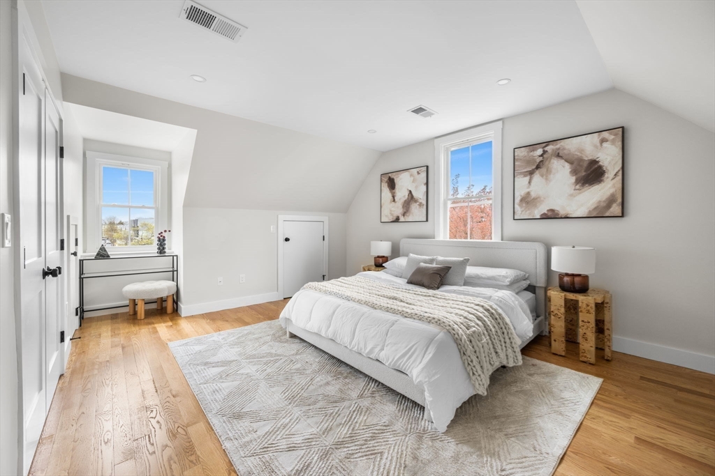 16 Harbor View St # 2