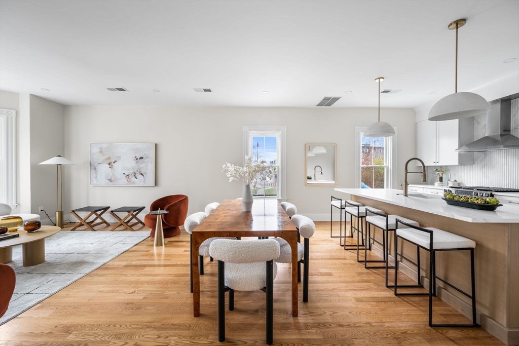 16 Harbor View St # 2