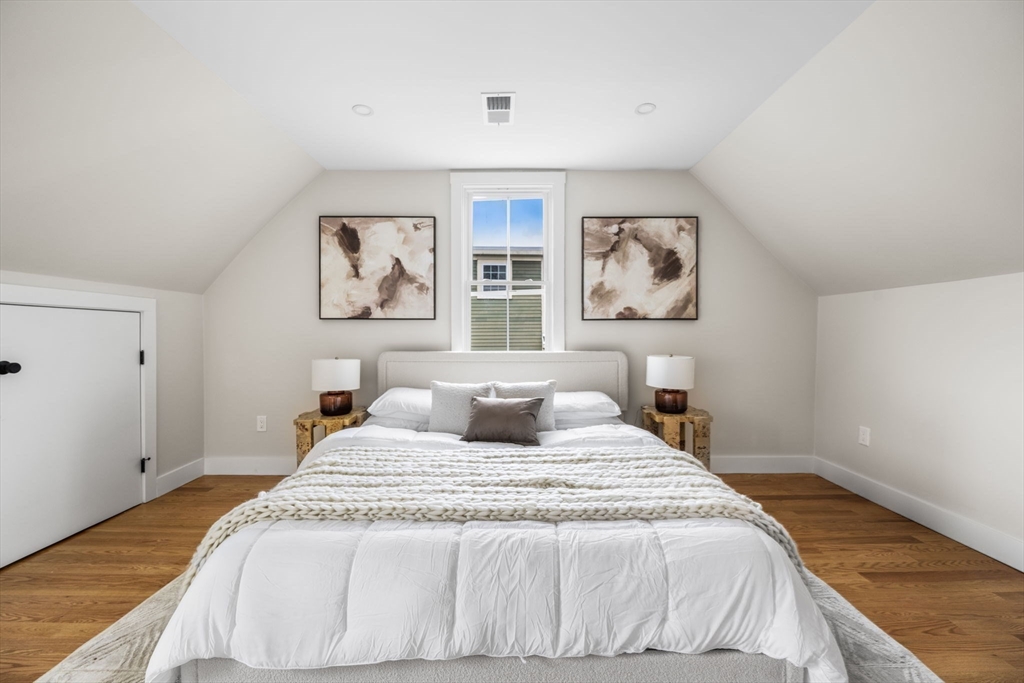 16 Harbor View St # 2