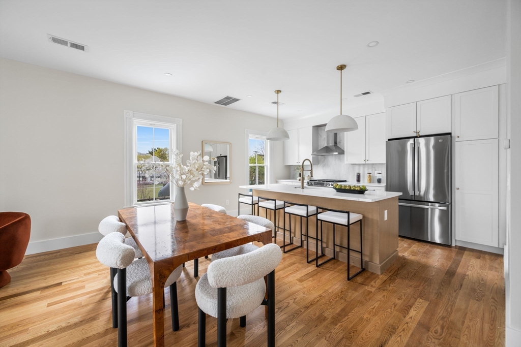 16 Harbor View St # 2