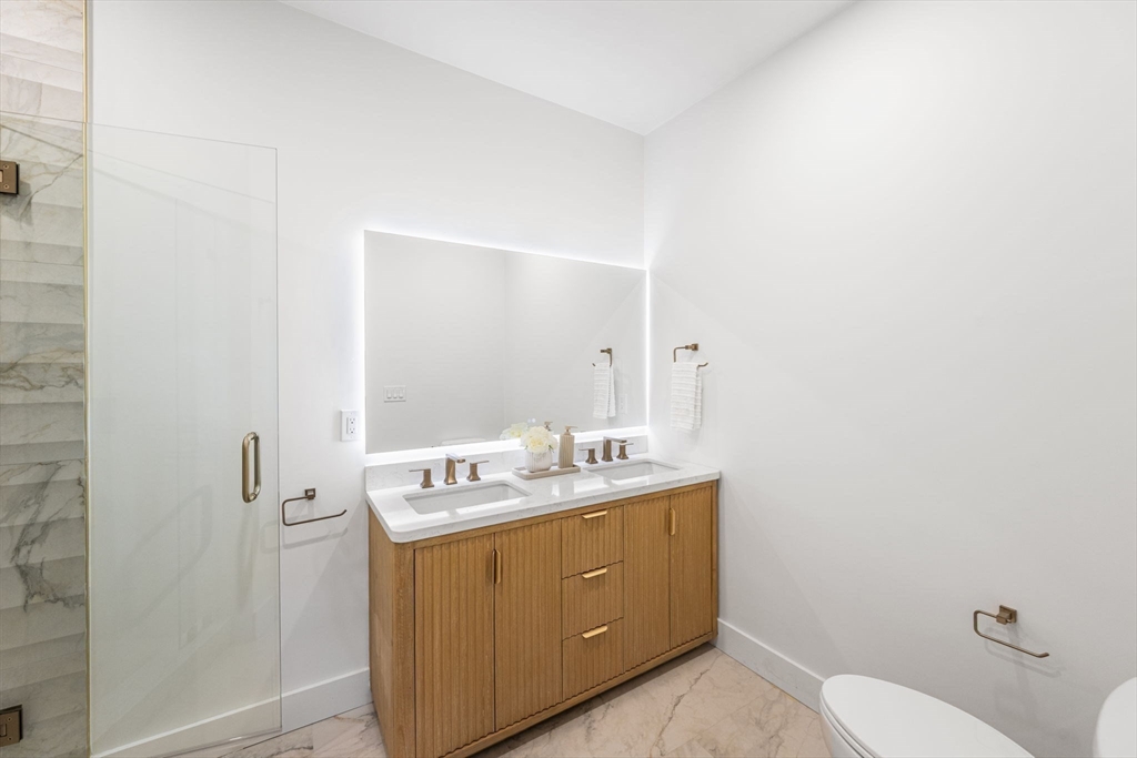 14 Harbor View St # 1