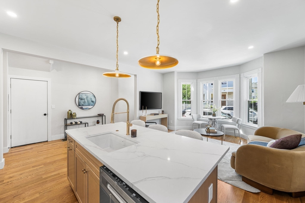 14 Harbor View St # 1