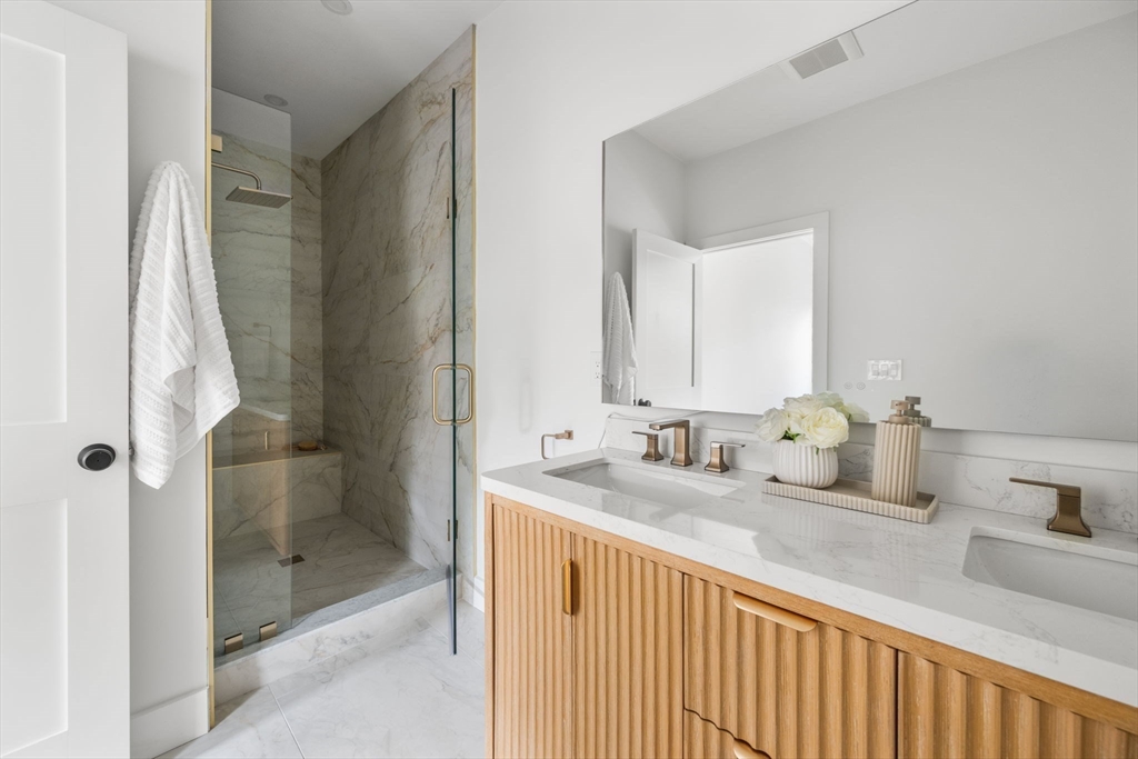 14 Harbor View St # 1