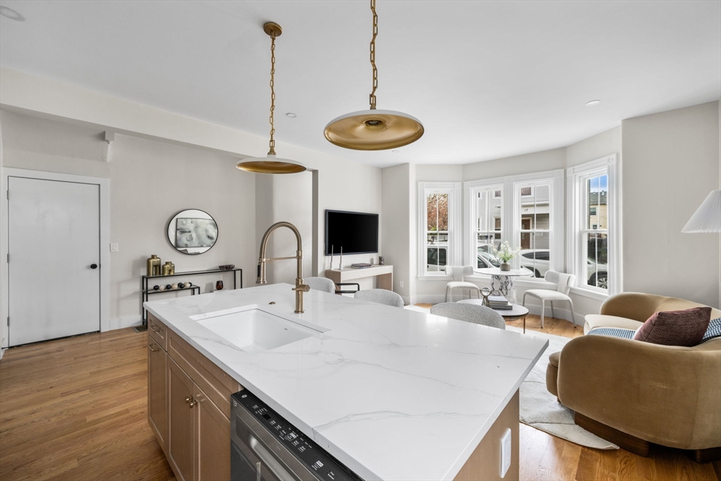 14 Harbor View St # 1