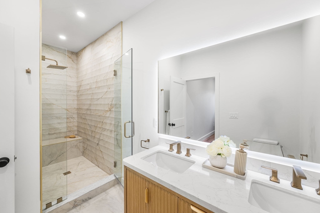 14 Harbor View St # 1