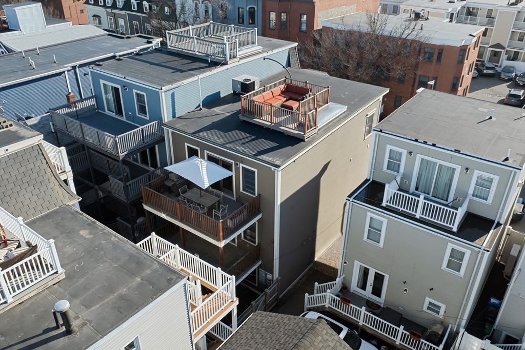 138 W 3rd St