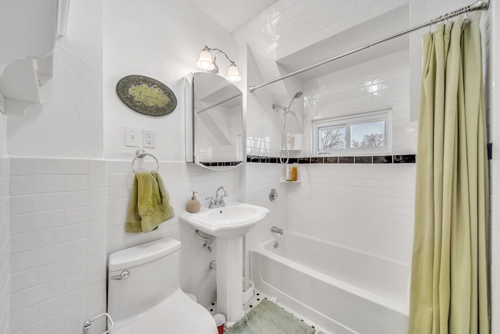34 Sherbrook Ave