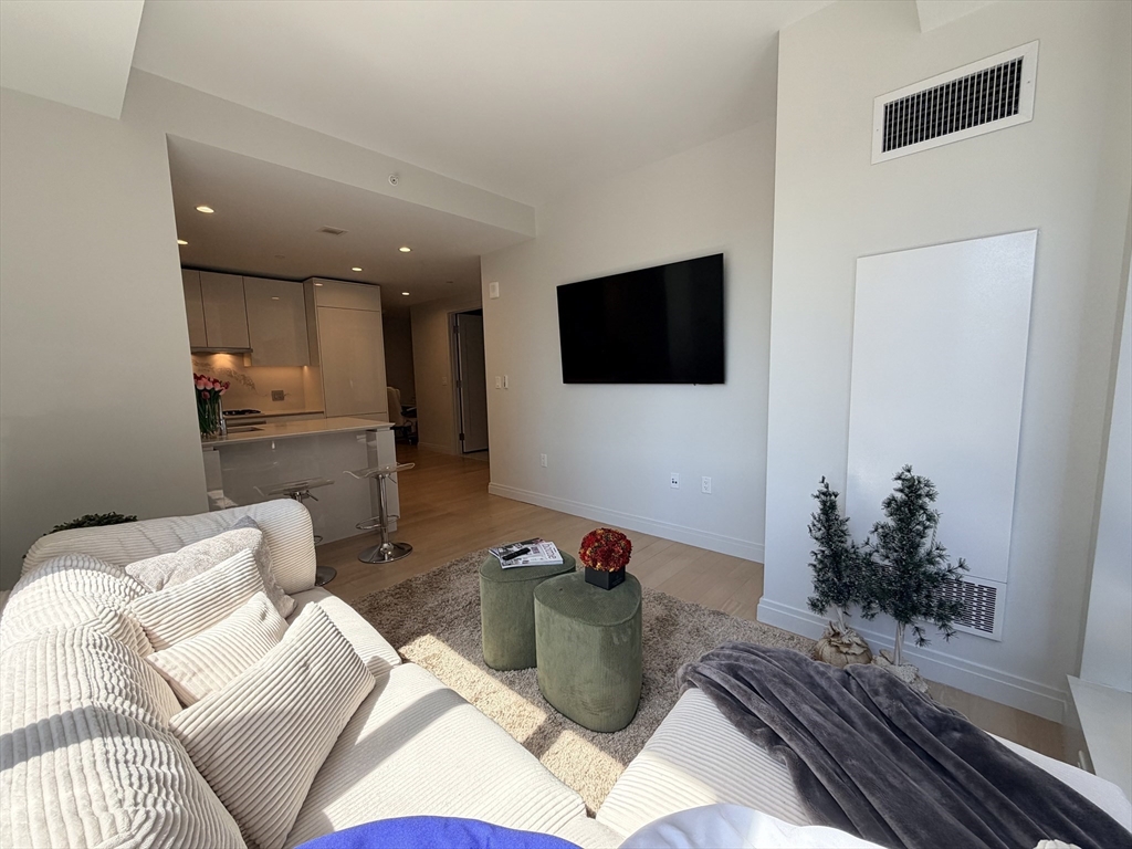 135 Seaport Blvd # 708