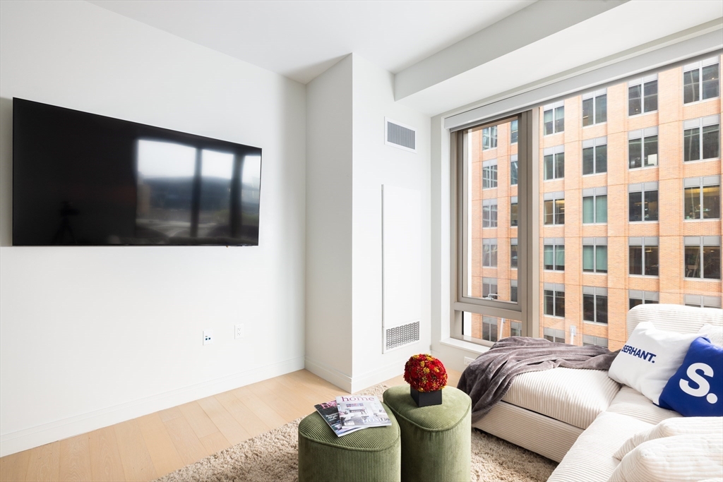 135 Seaport Blvd # 708
