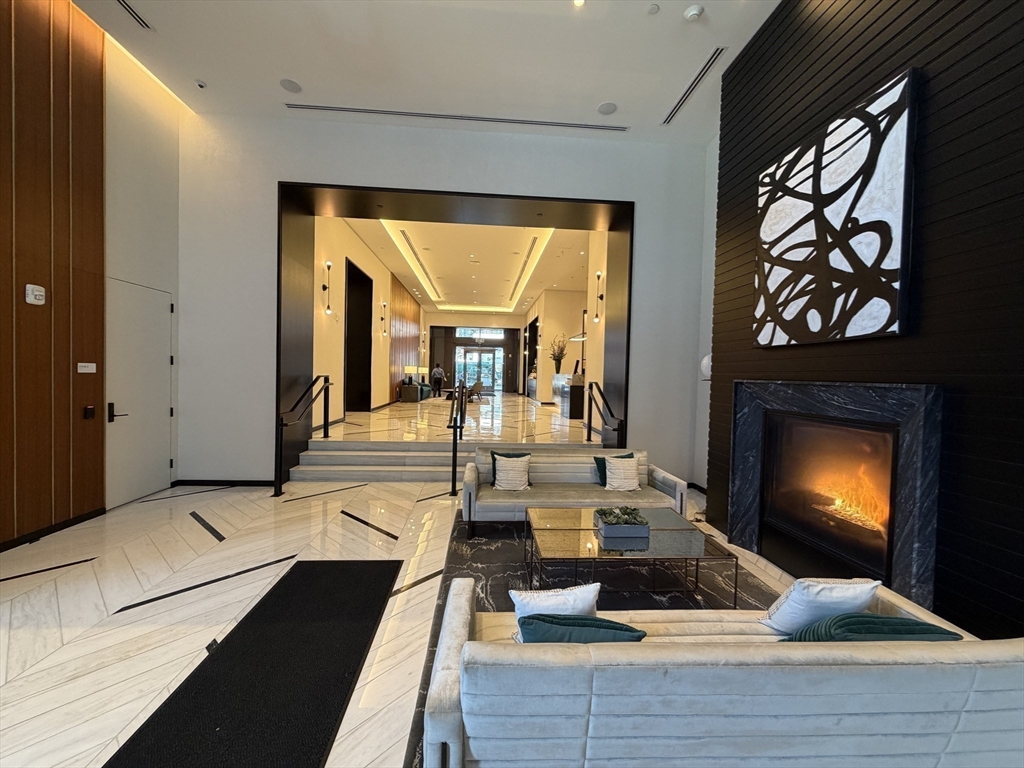 135 Seaport Blvd # 708
