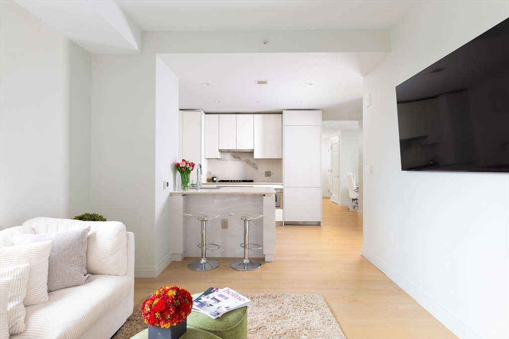 135 Seaport Blvd # 708