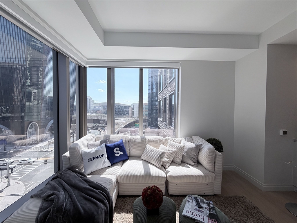 135 Seaport Blvd # 708