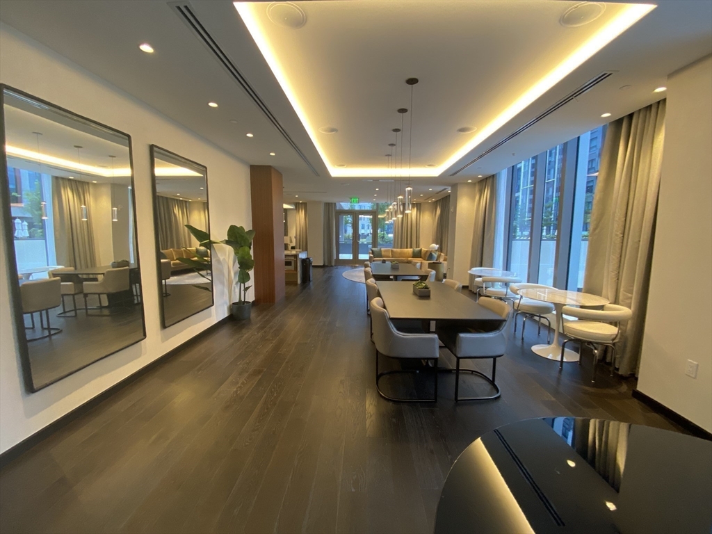 135 Seaport Blvd # 708