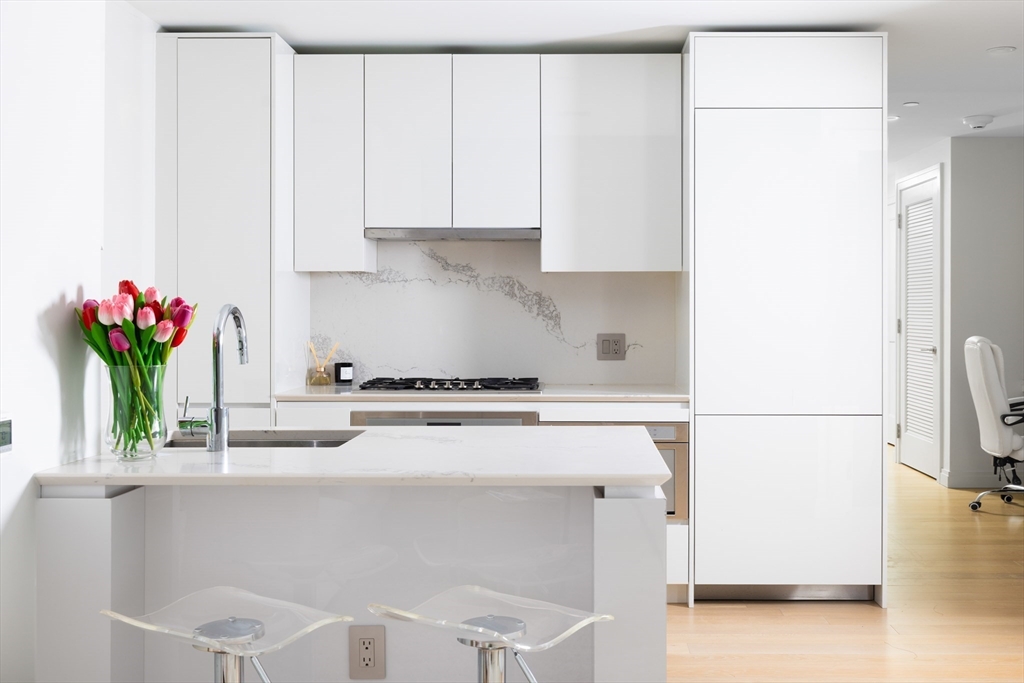 135 Seaport Blvd # 708