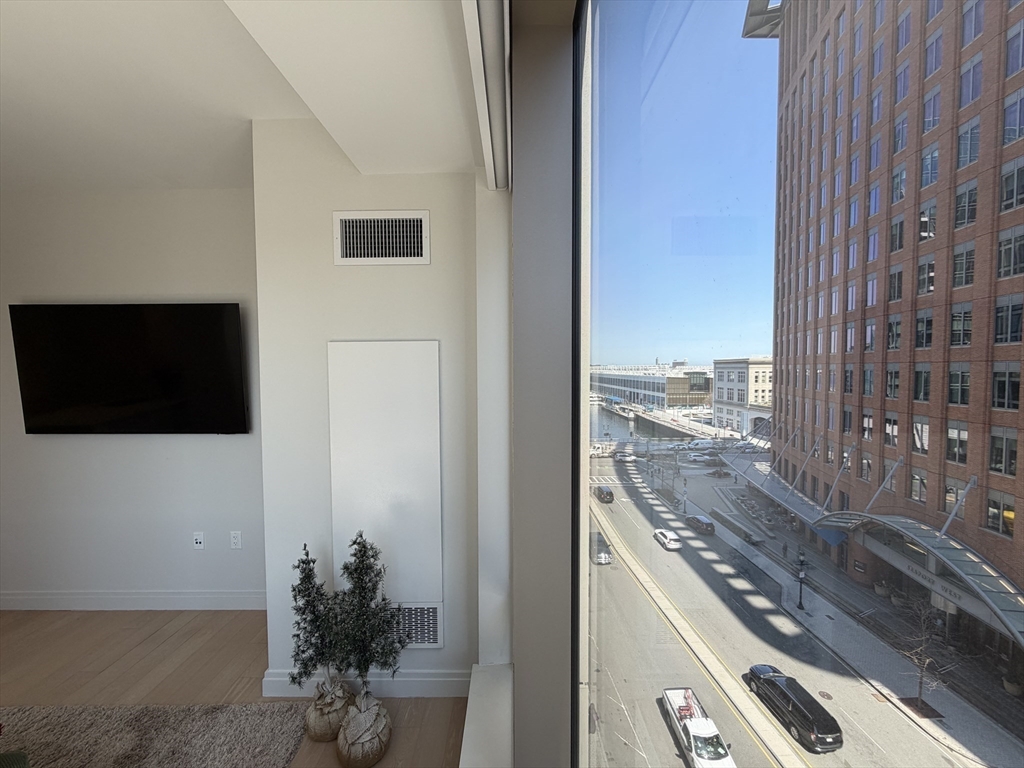 135 Seaport Blvd # 708