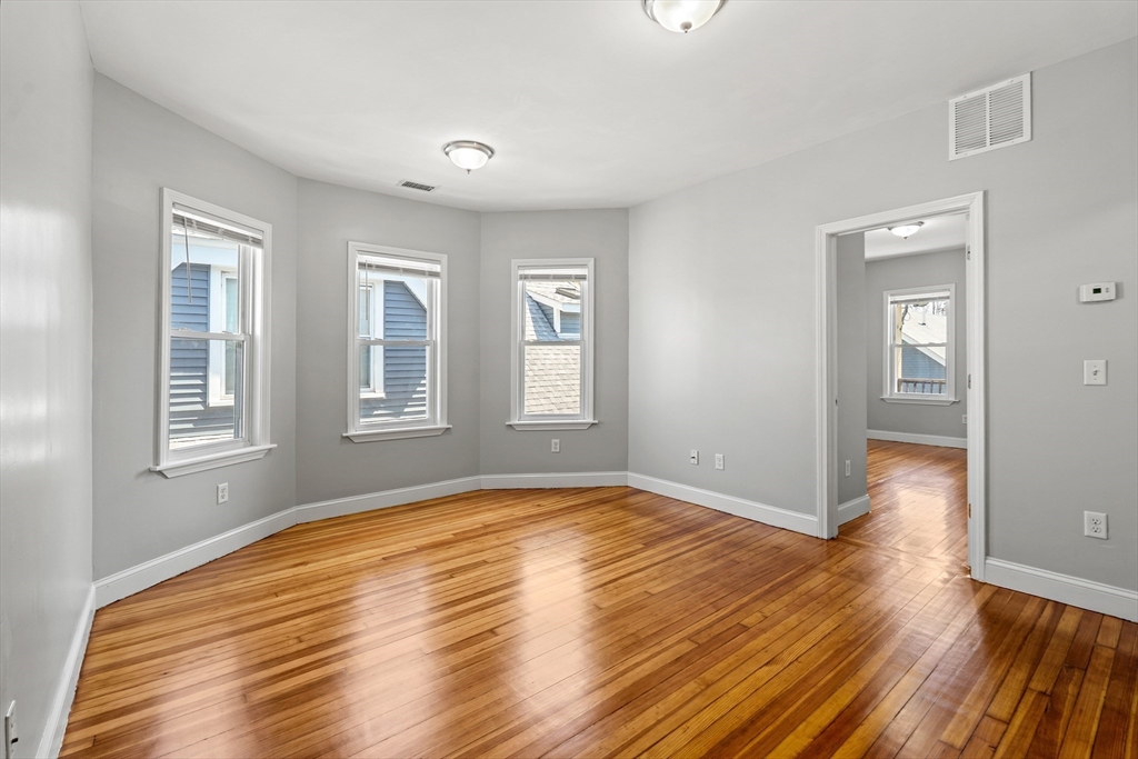 51 King St