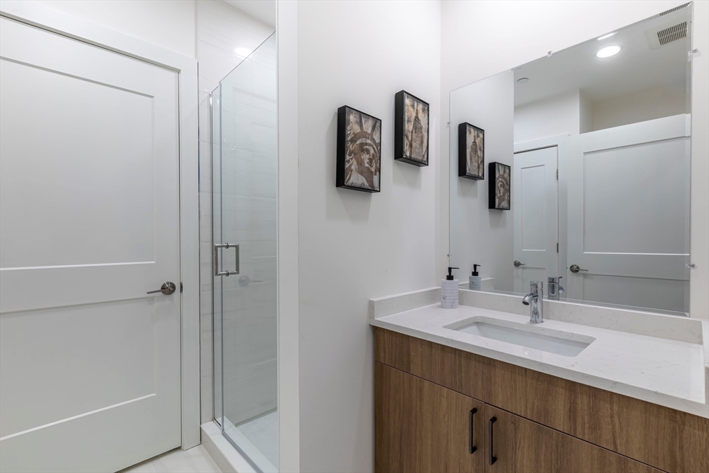 319 Broadway # 503