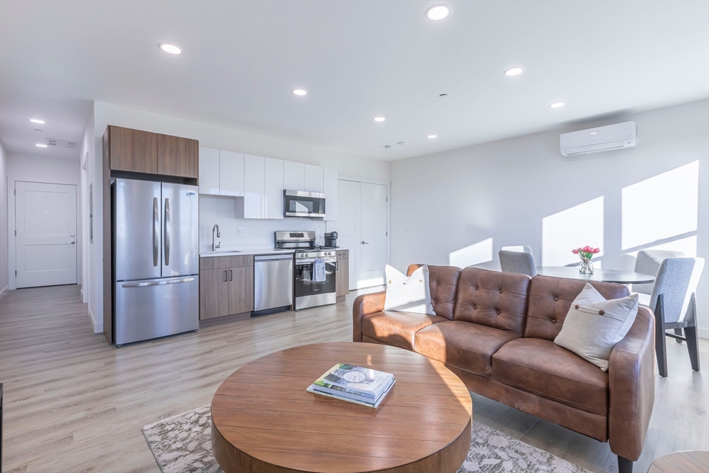 319 Broadway # 503