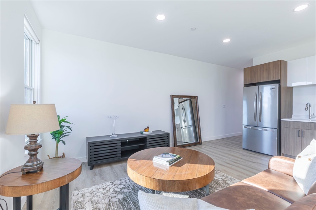 319 Broadway # 503