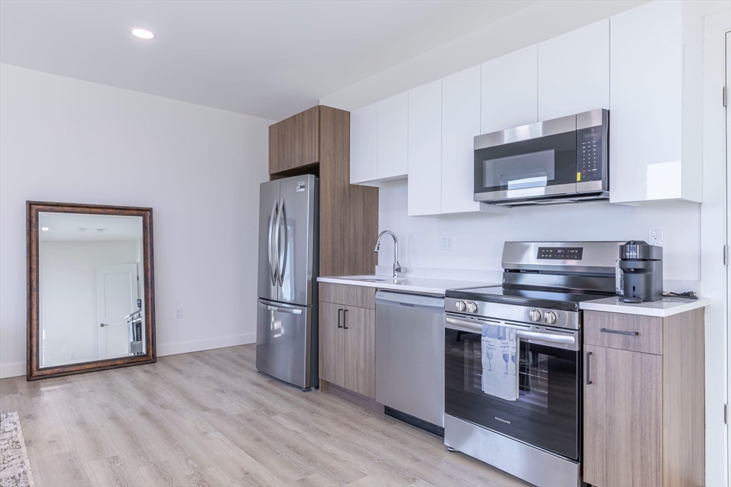 319 Broadway # 503