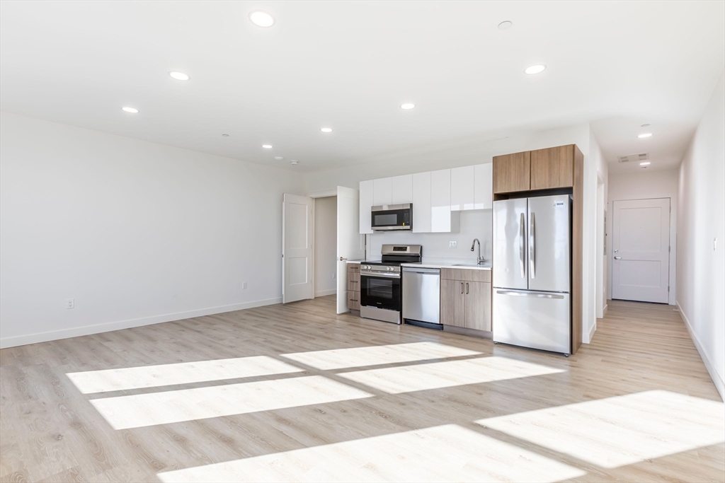 319 Broadway # 504