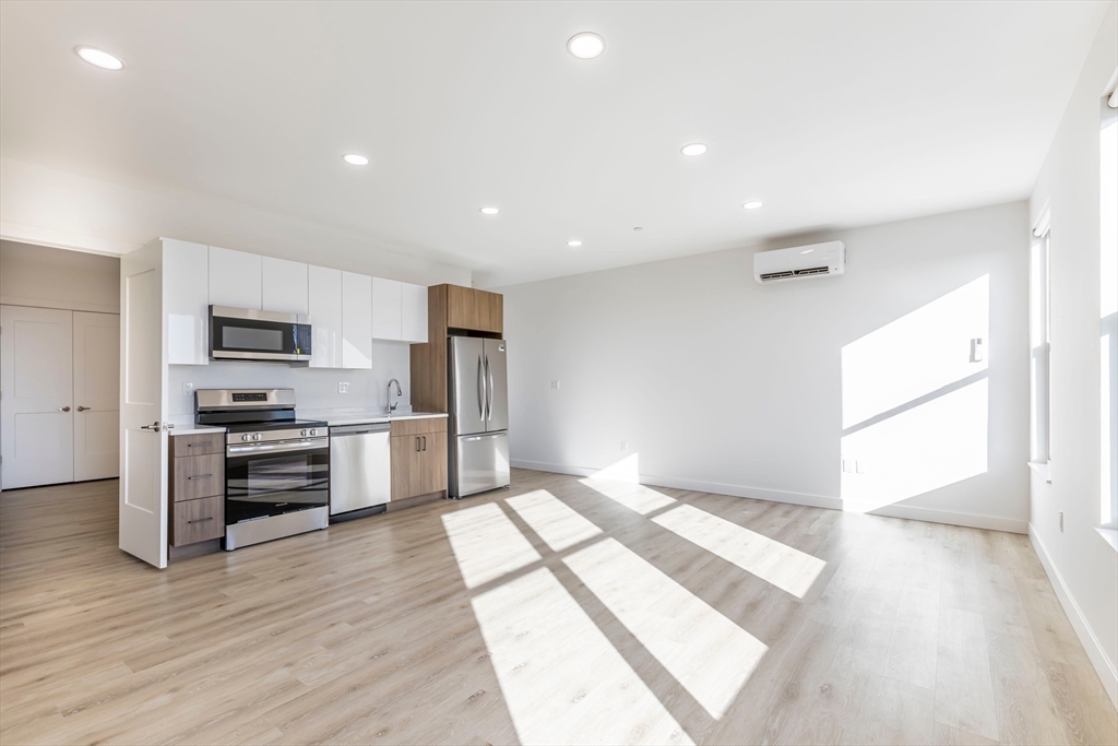 319 Broadway # 504