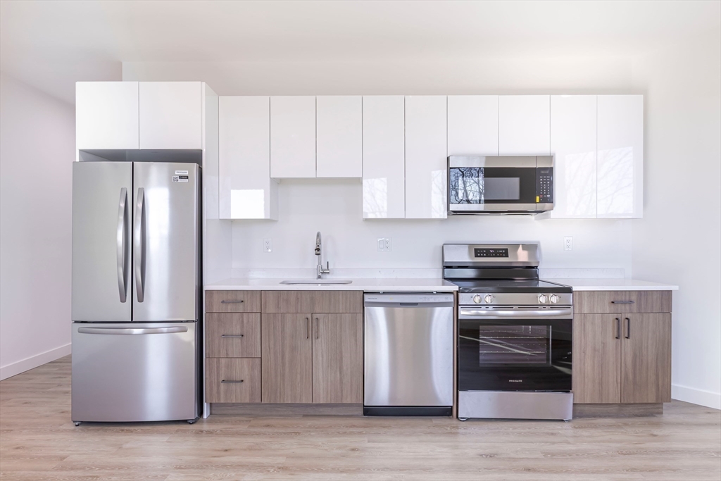 319 Broadway # 505