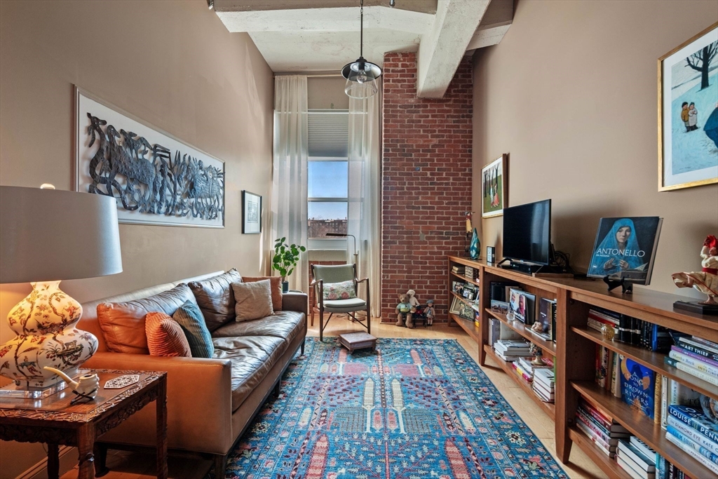 51 Lafayette St # 207