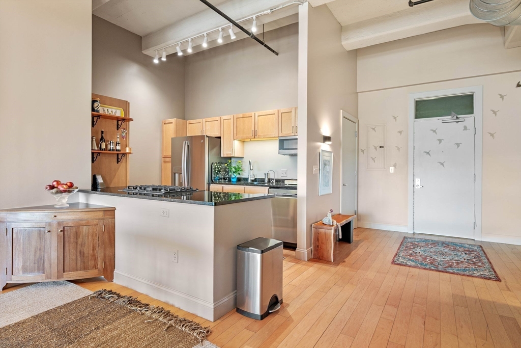 51 Lafayette St # 207