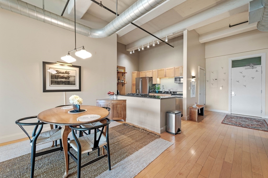 51 Lafayette St # 207