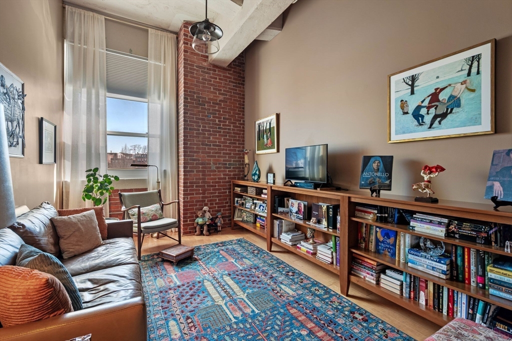 51 Lafayette St # 207