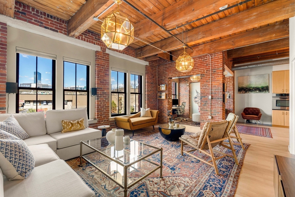 9 W Broadway # 210