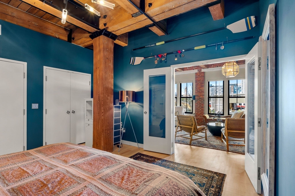 9 W Broadway # 210