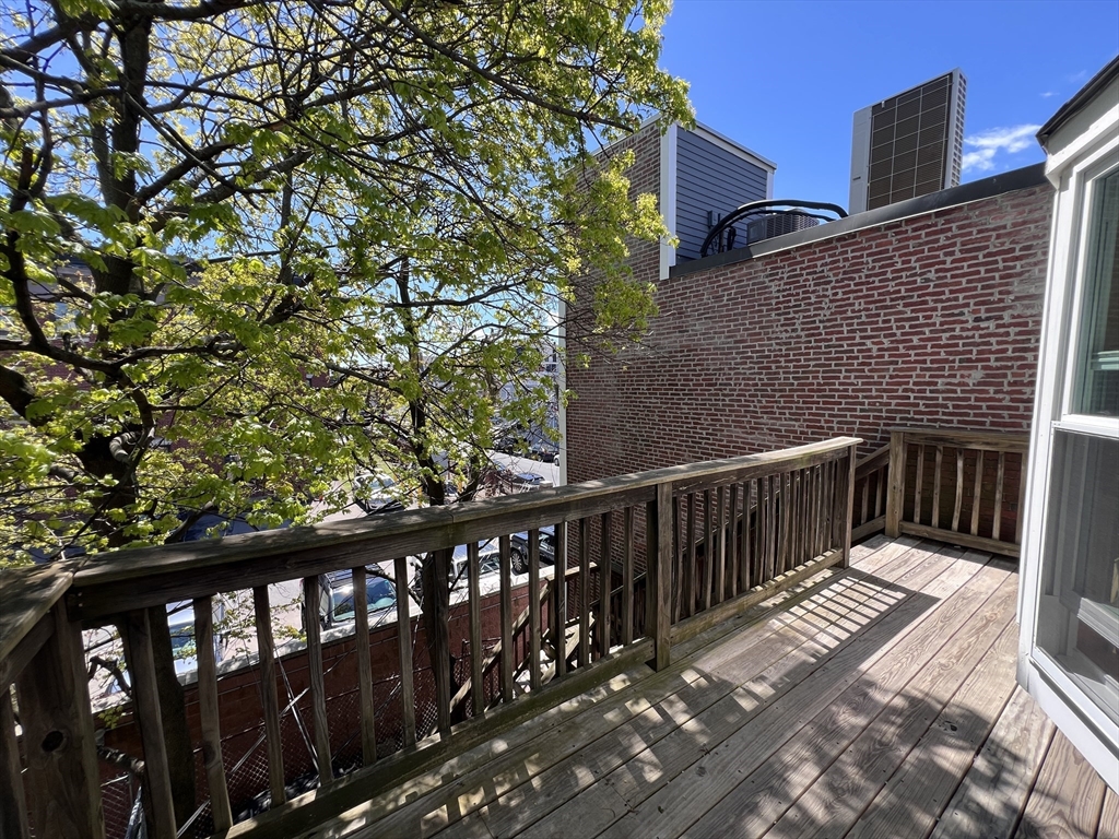 703 E Broadway # 2