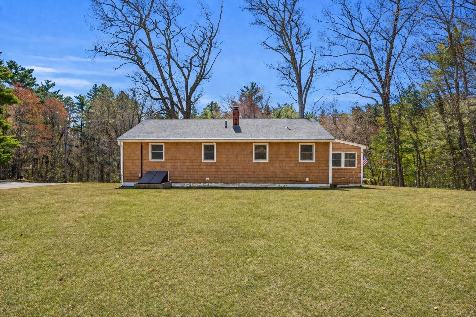 83 Thurlow St