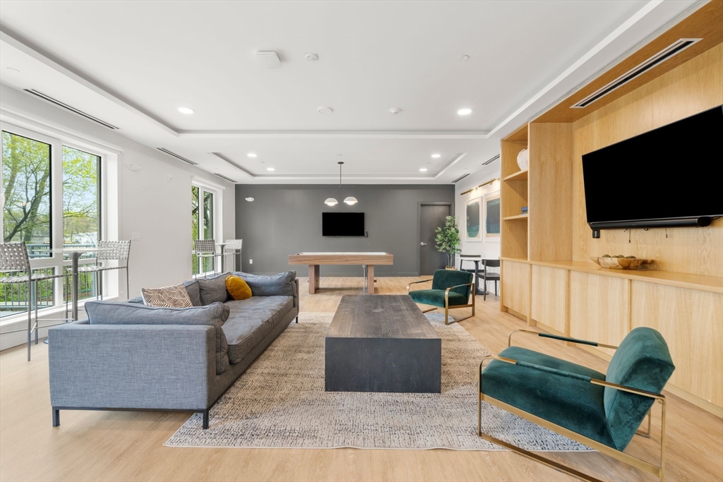 289 Walk Hill St. # 327