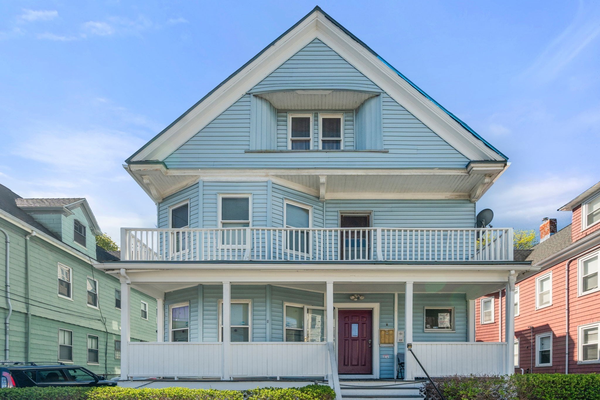 8 Colonial Ave