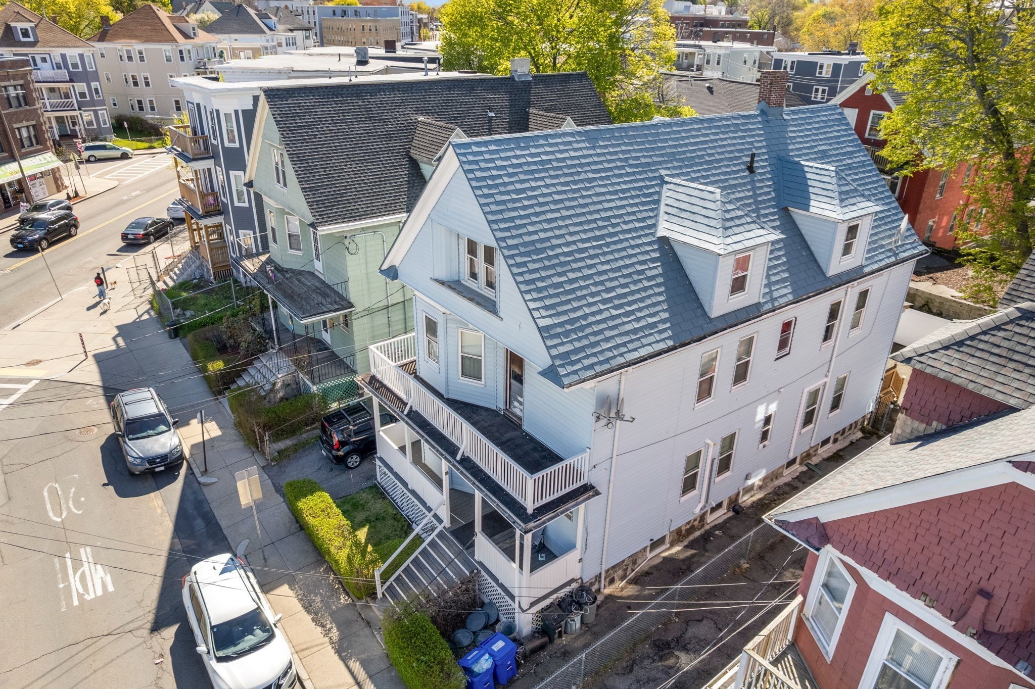 8 Colonial Ave