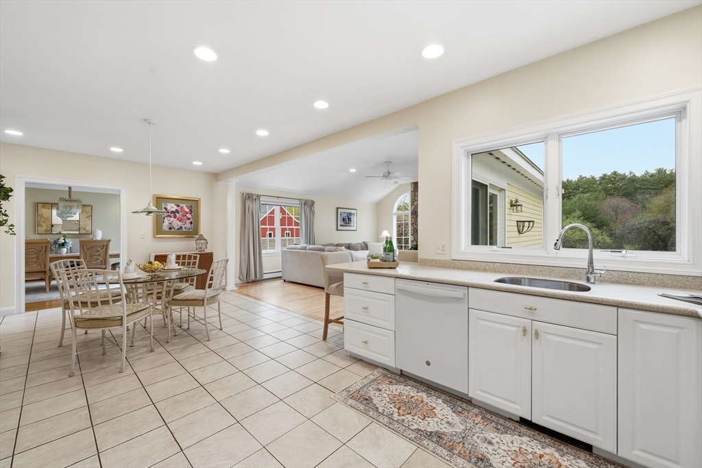 10 Haymeadow Rd