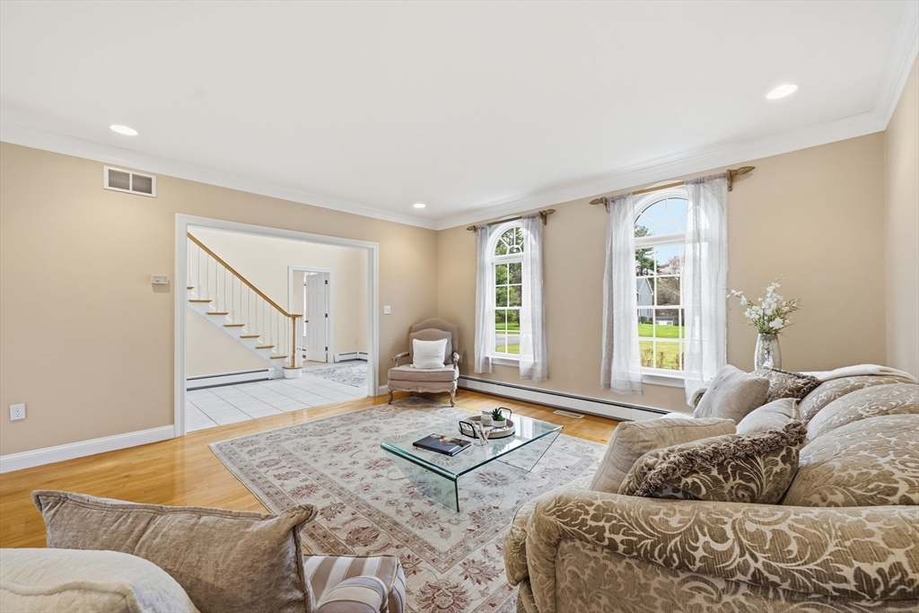 10 Haymeadow Rd