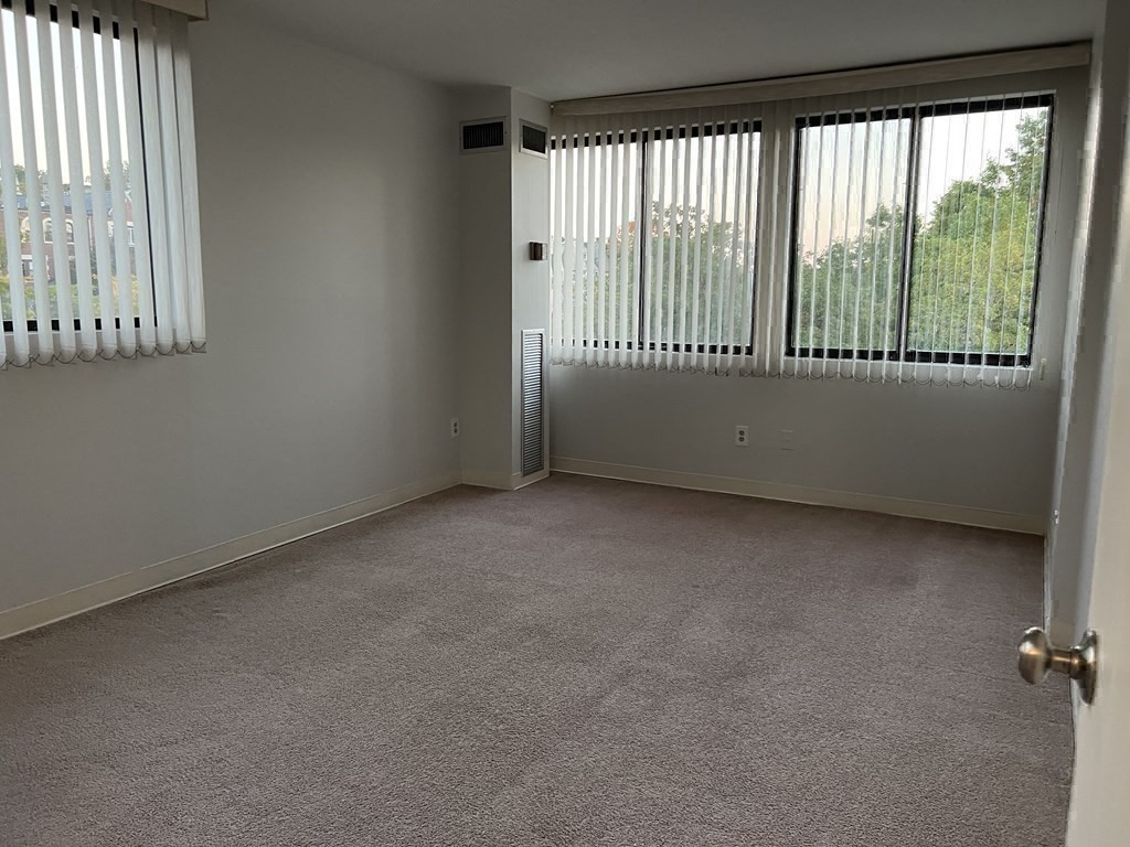 1731 Beacon # 615