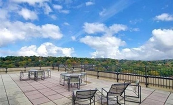 1731 Beacon # 615